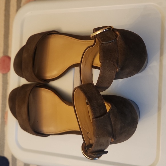 Michael Kors Olive Green Heeled Sandals. - Picture 4 of 8